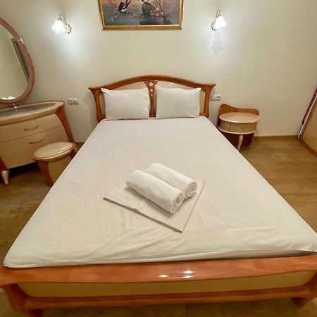 לבוב Yaroslav Osmomysl Square Apartments מראה חיצוני תמונה